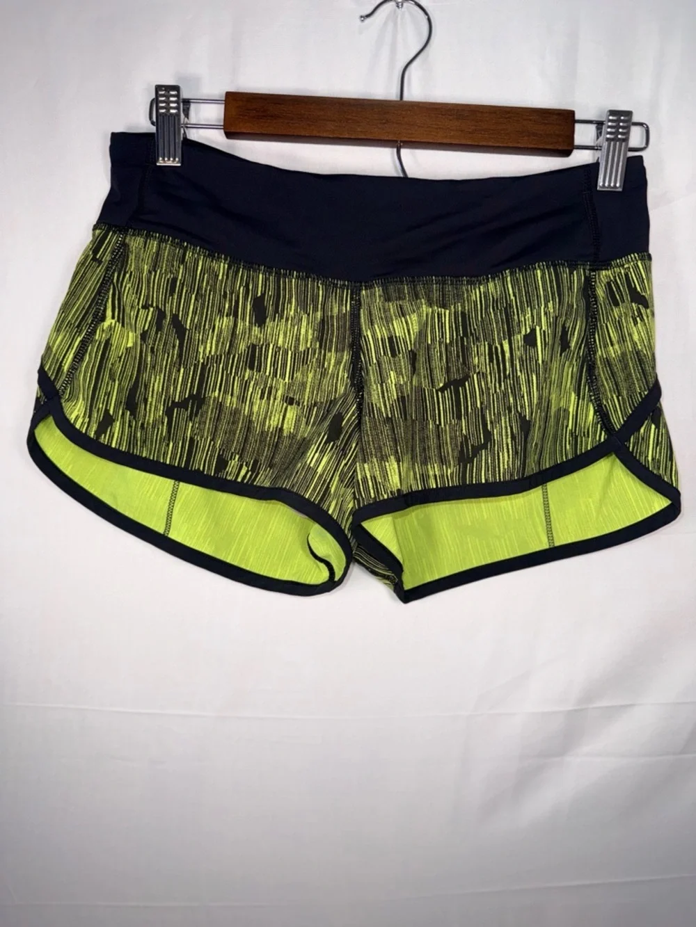 Lululemon Women’s Green Performance Athletic Active Lined Running Shorts Size 4
